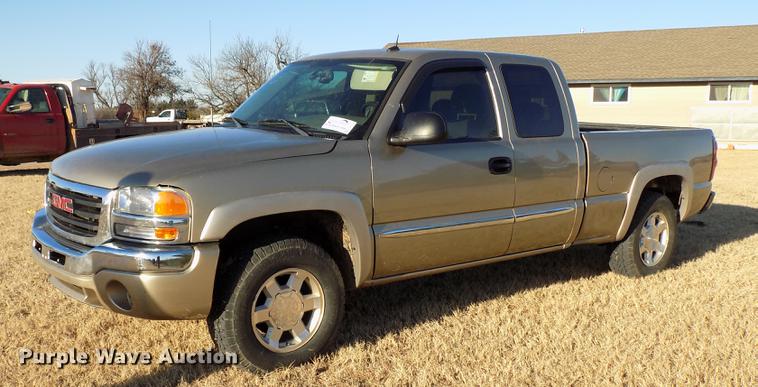 image for item DD3520 2005 GMC Sierra 1500 Ext. Cab pickup truck