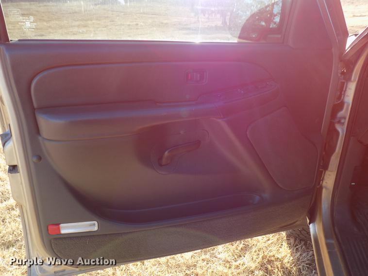 image for item DD3520 2005 GMC Sierra 1500 Ext. Cab pickup truck