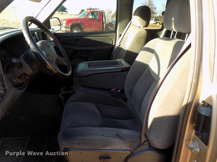 image for item DD3520 2005 GMC Sierra 1500 Ext. Cab pickup truck