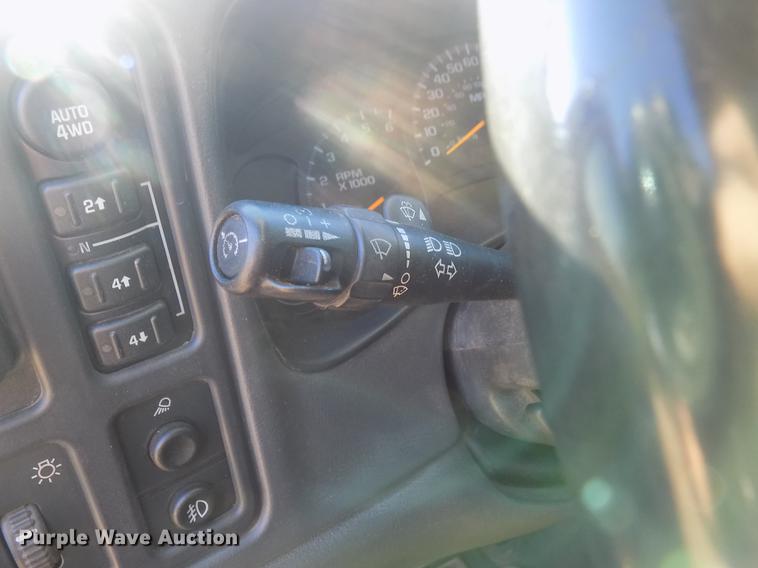 image for item DD3520 2005 GMC Sierra 1500 Ext. Cab pickup truck