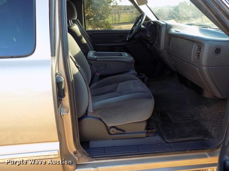 image for item DD3520 2005 GMC Sierra 1500 Ext. Cab pickup truck