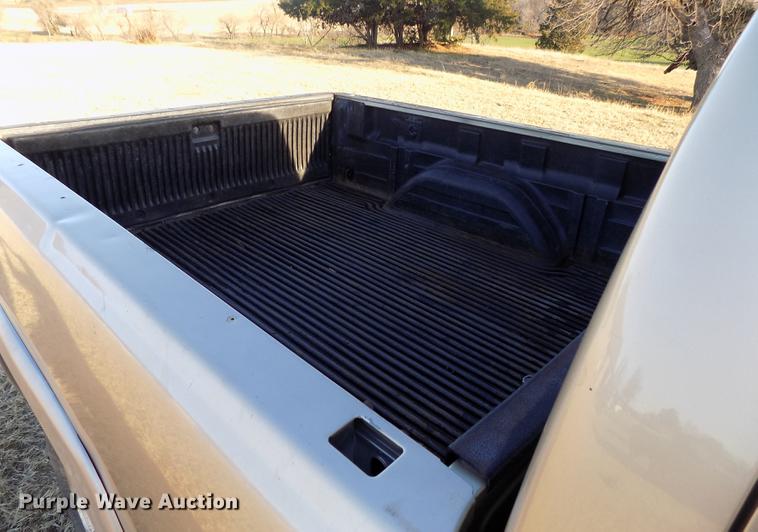 image for item DD3520 2005 GMC Sierra 1500 Ext. Cab pickup truck