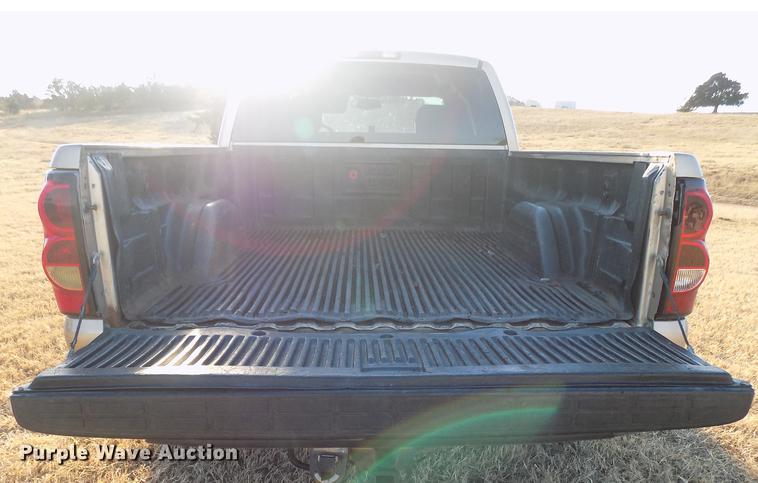 image for item DD3520 2005 GMC Sierra 1500 Ext. Cab pickup truck