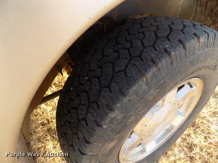 image for item DD3520 2005 GMC Sierra 1500 Ext. Cab pickup truck