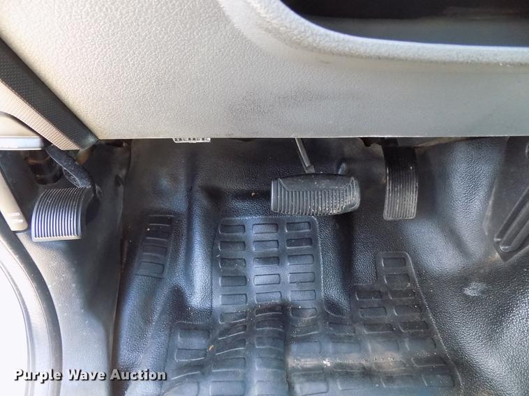 image for item DD3531 2011 Ford F450 Super Duty Crew Cab flatbed truck