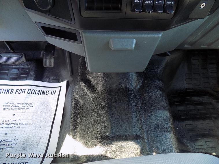 image for item DD3531 2011 Ford F450 Super Duty Crew Cab flatbed truck