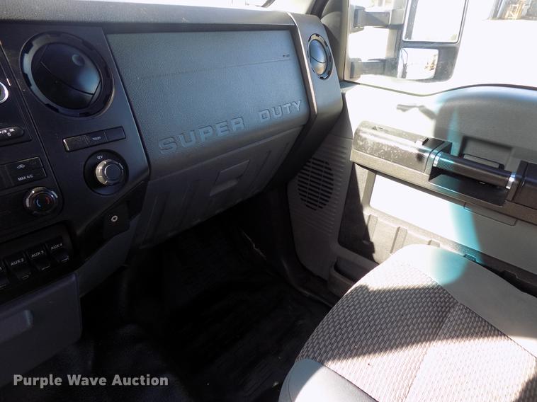 image for item DD3531 2011 Ford F450 Super Duty Crew Cab flatbed truck