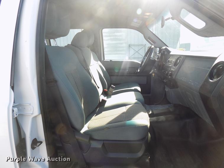 image for item DD3531 2011 Ford F450 Super Duty Crew Cab flatbed truck