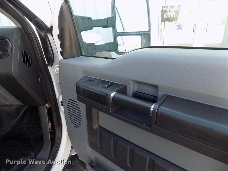 image for item DD3531 2011 Ford F450 Super Duty Crew Cab flatbed truck