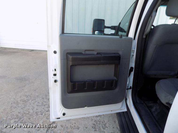 image for item DD3531 2011 Ford F450 Super Duty Crew Cab flatbed truck