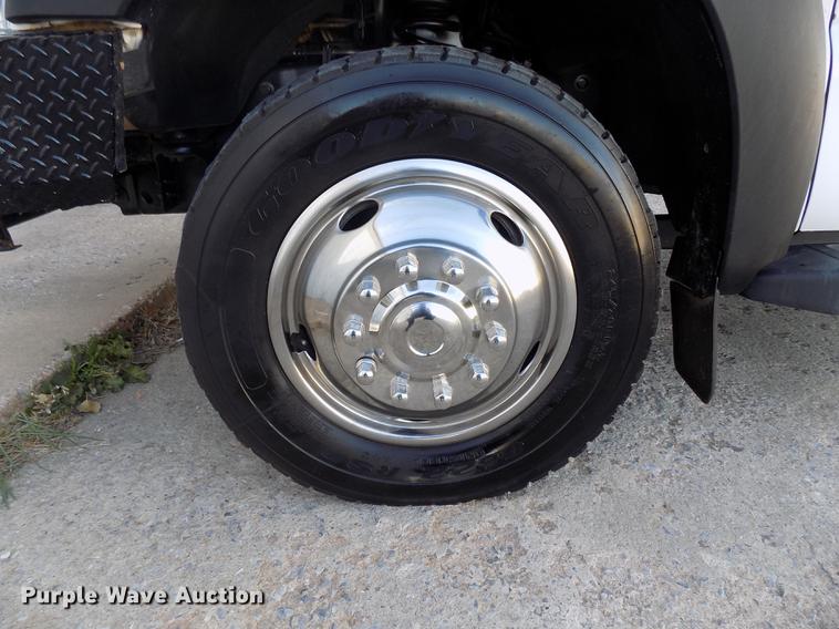 image for item DD3531 2011 Ford F450 Super Duty Crew Cab flatbed truck