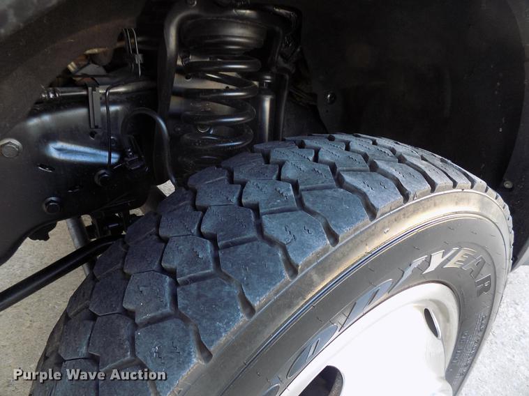 image for item DD3531 2011 Ford F450 Super Duty Crew Cab flatbed truck