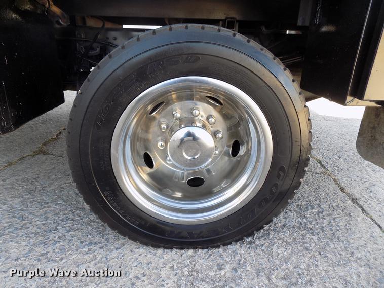 image for item DD3531 2011 Ford F450 Super Duty Crew Cab flatbed truck