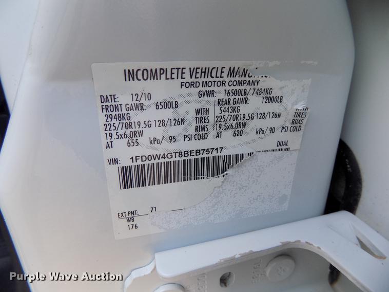 image for item DD3531 2011 Ford F450 Super Duty Crew Cab flatbed truck