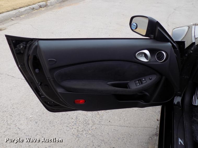 image for item DD3532 2016 Nissan 370Z Touring convertible