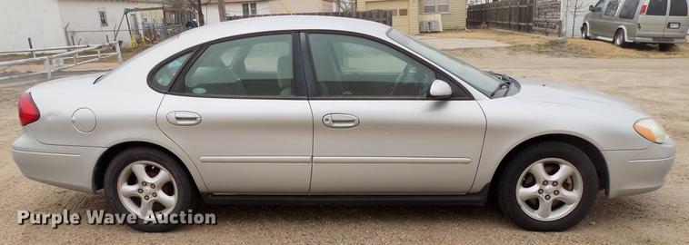 image for item DD3537 2001 Ford Taurus