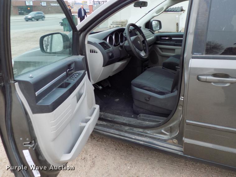 image for item DD3539 2010 Dodge Grand Caravan van