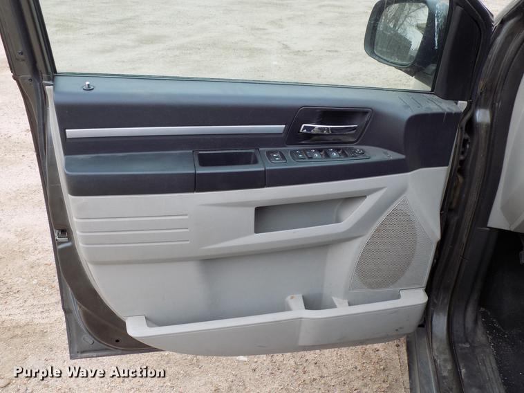 image for item DD3539 2010 Dodge Grand Caravan van