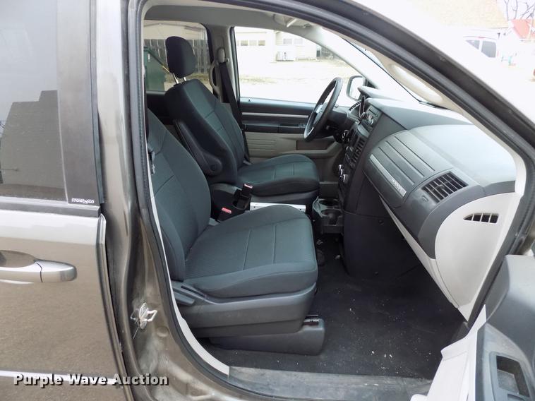 image for item DD3539 2010 Dodge Grand Caravan van