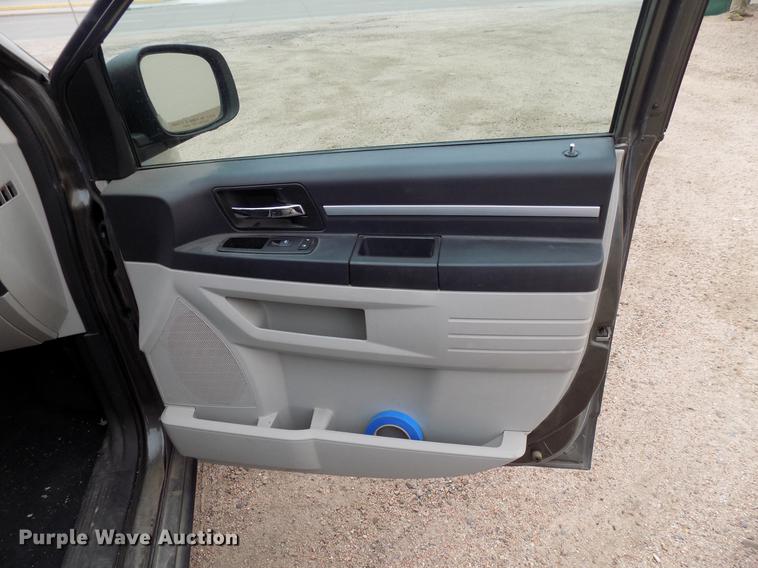 image for item DD3539 2010 Dodge Grand Caravan van