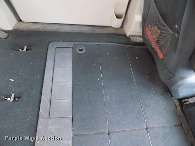 image for item DD3539 2010 Dodge Grand Caravan van