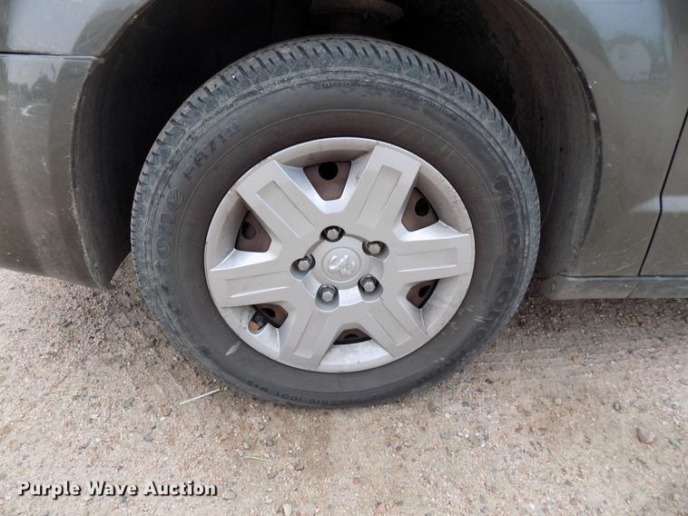 image for item DD3539 2010 Dodge Grand Caravan van