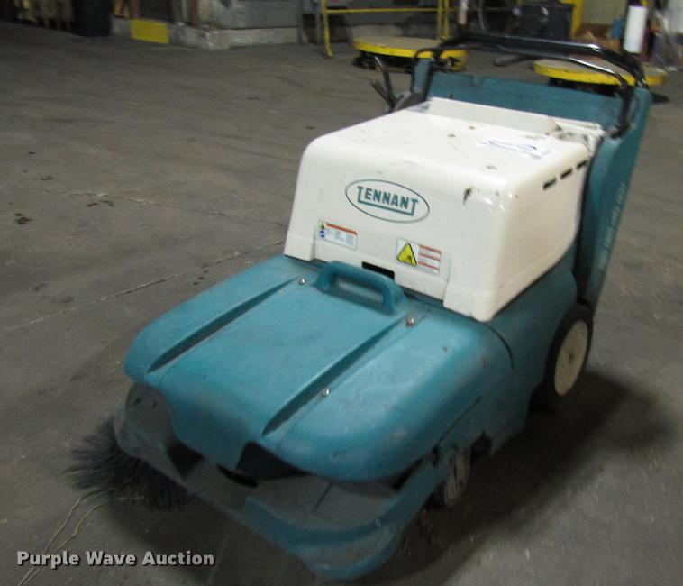 image for item DD3861 Tennant 3640 sweeper