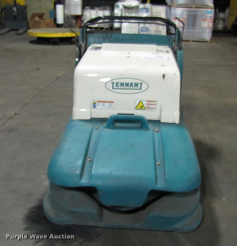 image for item DD3861 Tennant 3640 sweeper