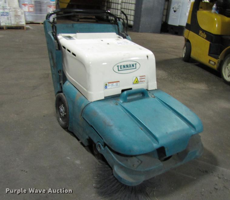 image for item DD3861 Tennant 3640 sweeper