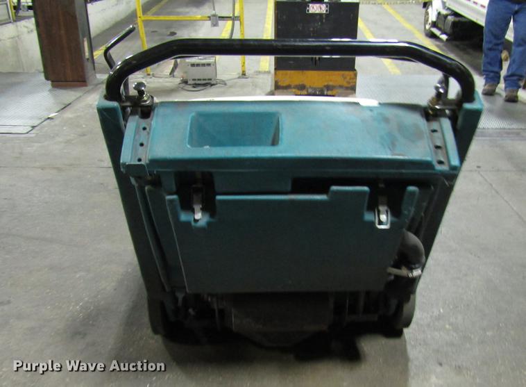 image for item DD3861 Tennant 3640 sweeper
