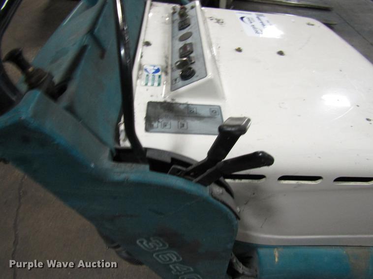 image for item DD3861 Tennant 3640 sweeper