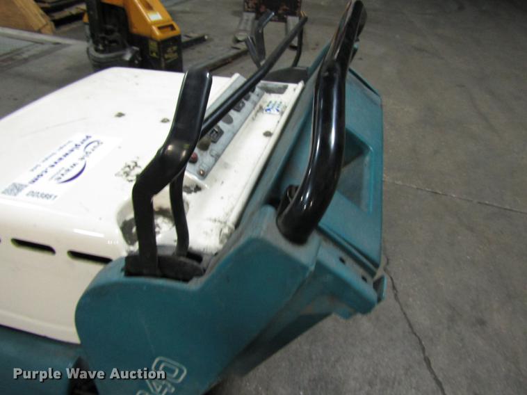image for item DD3861 Tennant 3640 sweeper