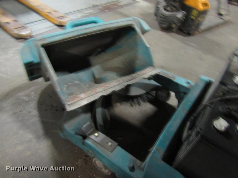 image for item DD3861 Tennant 3640 sweeper