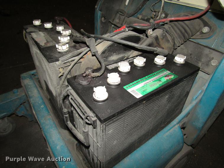 image for item DD3861 Tennant 3640 sweeper