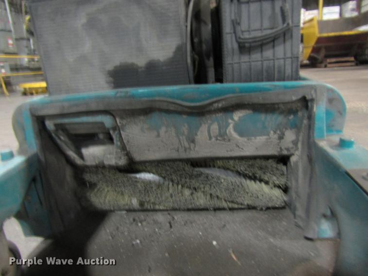 image for item DD3861 Tennant 3640 sweeper