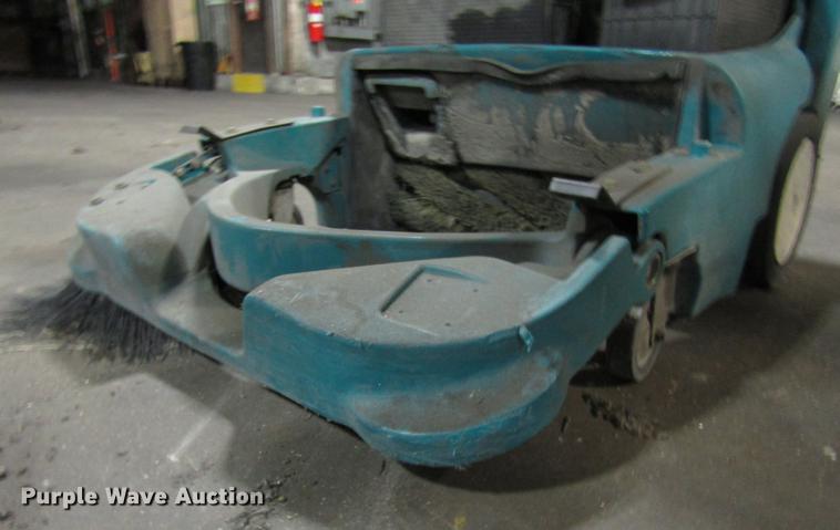 image for item DD3861 Tennant 3640 sweeper
