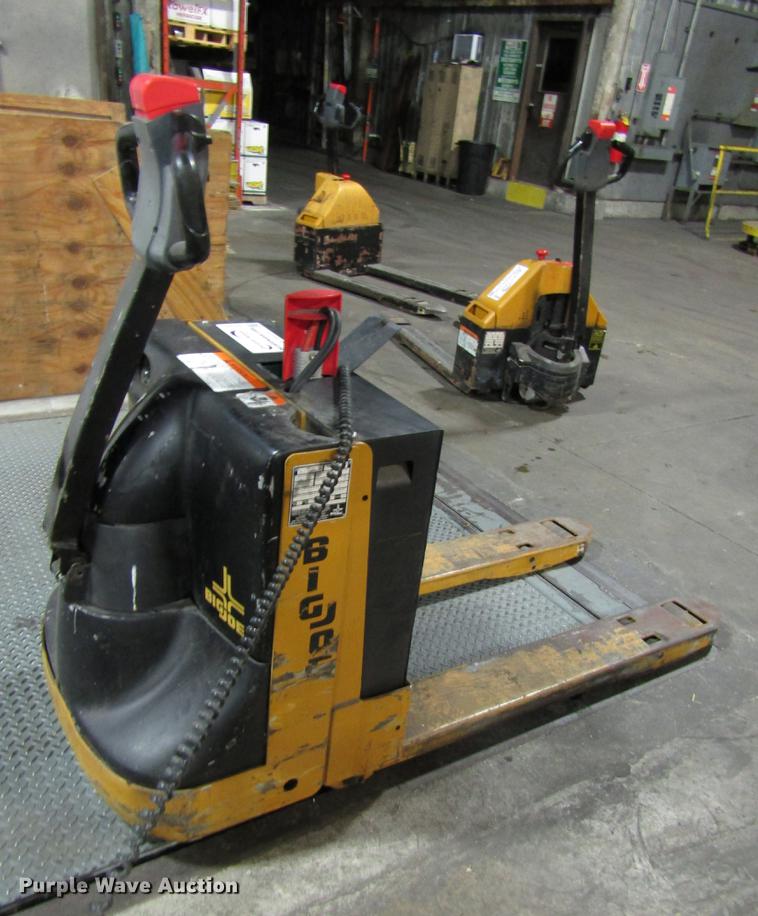 image for item DD3862 Big Joe WPT452745S pallet jack