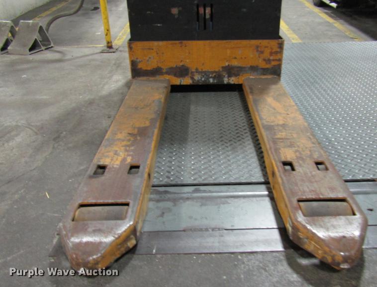 image for item DD3862 Big Joe WPT452745S pallet jack