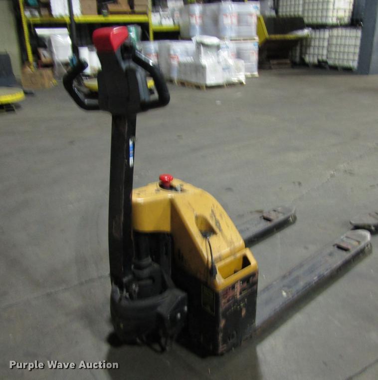 image for item DD3863 (2) pallet jacks