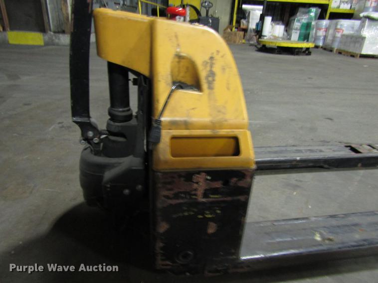 image for item DD3863 (2) pallet jacks