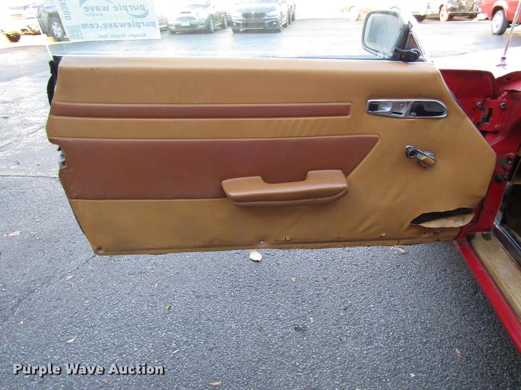 image for item DD3879 1972 Mercedes Benz 350SL convertible