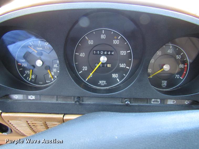 image for item DD3879 1972 Mercedes Benz 350SL convertible