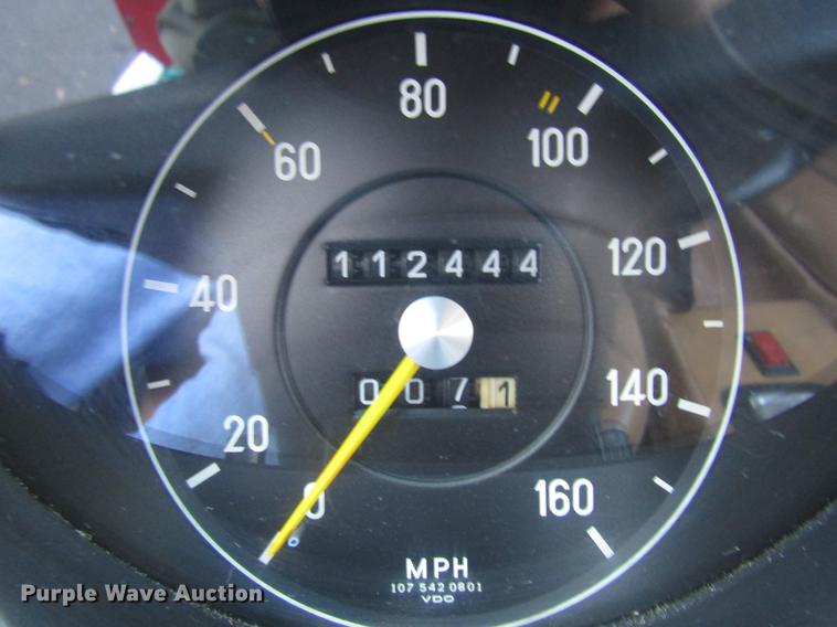 image for item DD3879 1972 Mercedes Benz 350SL convertible