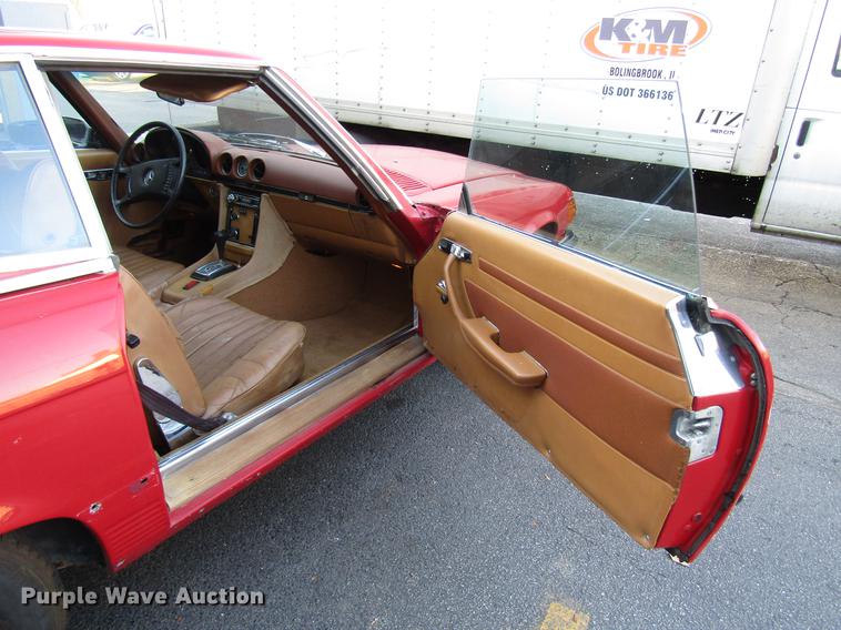 image for item DD3879 1972 Mercedes Benz 350SL convertible