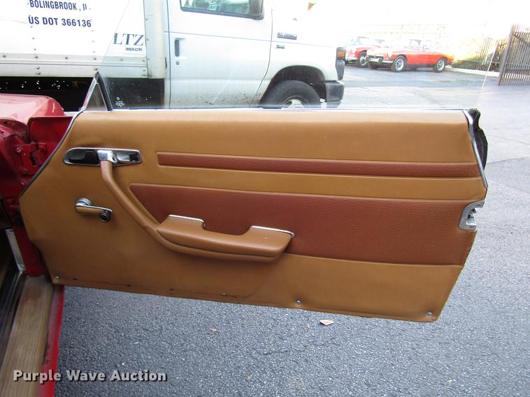 image for item DD3879 1972 Mercedes Benz 350SL convertible