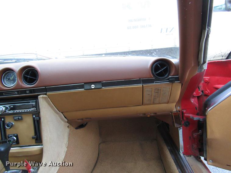 image for item DD3879 1972 Mercedes Benz 350SL convertible