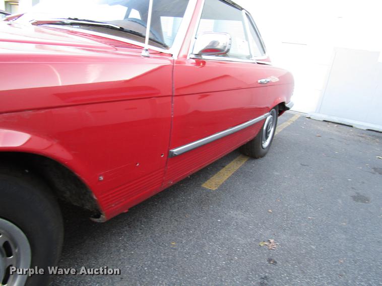 image for item DD3879 1972 Mercedes Benz 350SL convertible