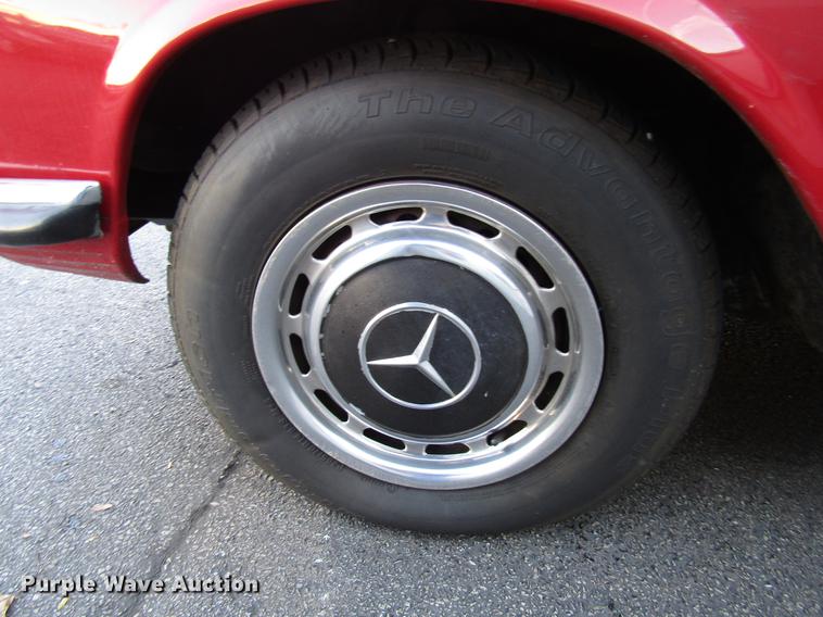 image for item DD3879 1972 Mercedes Benz 350SL convertible