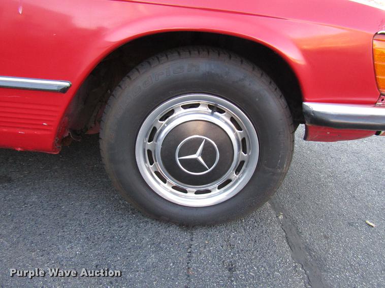 image for item DD3879 1972 Mercedes Benz 350SL convertible