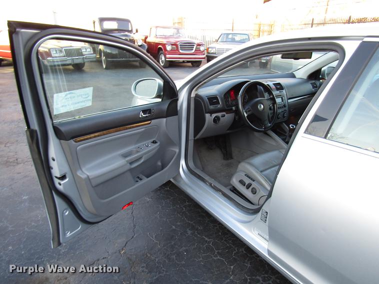 image for item DD3880 2005 Volkswagen New Jetta